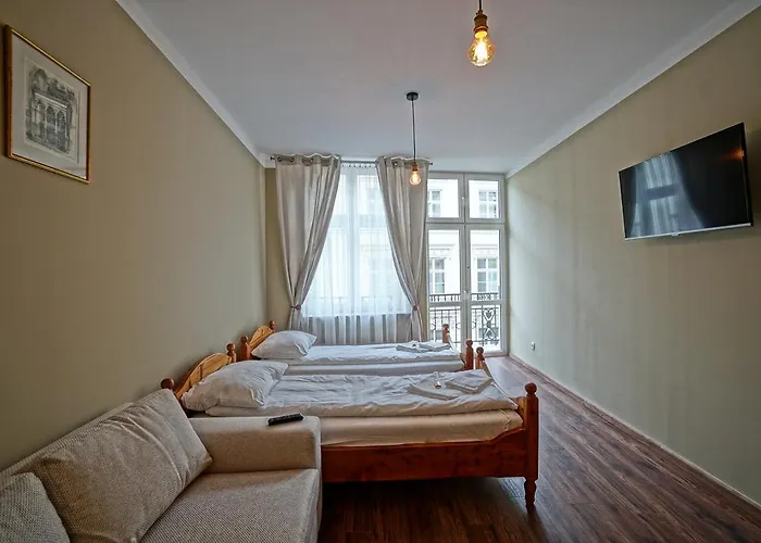 Grodzka 8